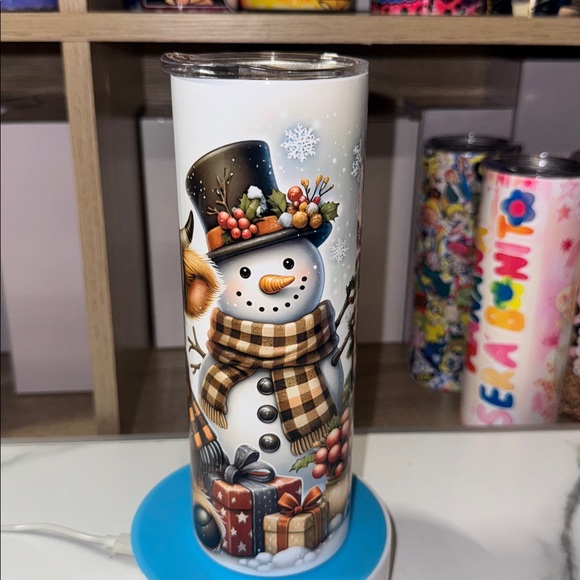 20oz Christmas Highland Cow Tumbler - Picture 4 of 6